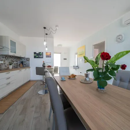 Apartment Penthouse Venere Su 2 Piani Leuca By Salento Pri Santa Maria di Leuca
